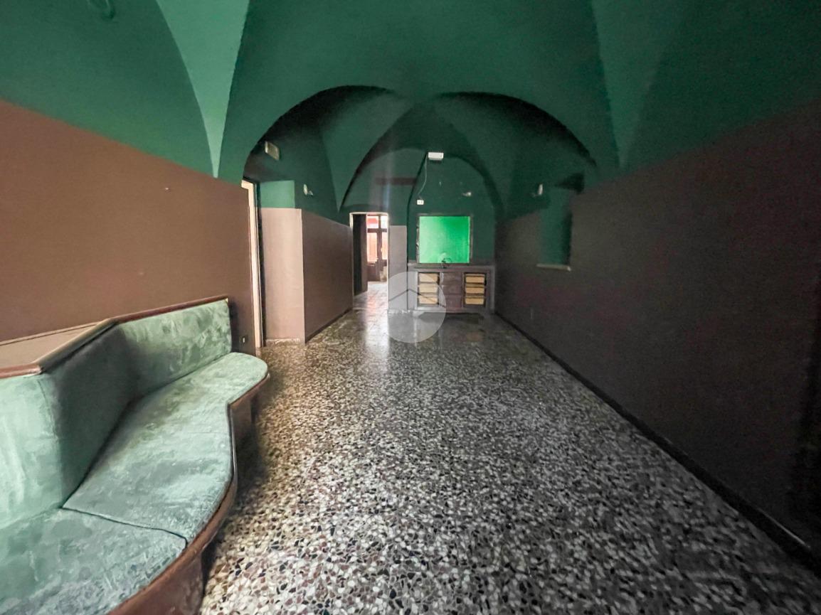 Negozio in Via Indipendenza 40, Brescia, {3} - Foto 2