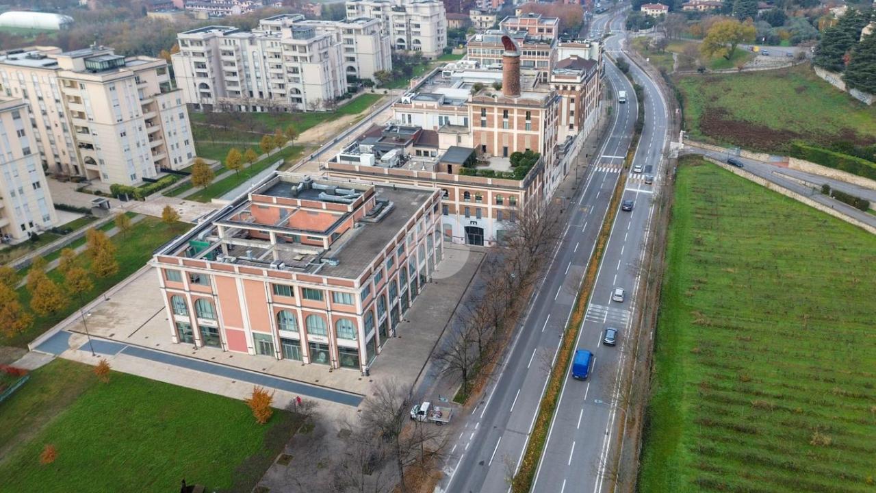 Negozio in Borgo Pietro Wuhrer 117, Brescia, {3} - Foto 1