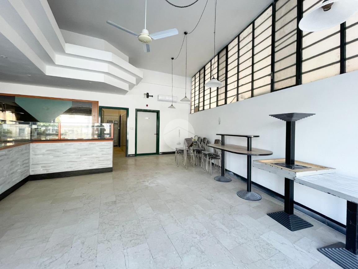 Negozio in Viale Sant'Eufemia 94, Brescia, {3} - Foto 2