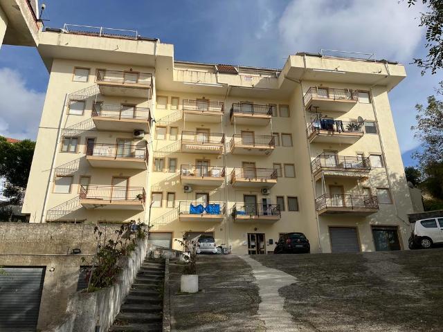 2-room flat in Via Tommaso Campanella  36, Scalea - Photo 1