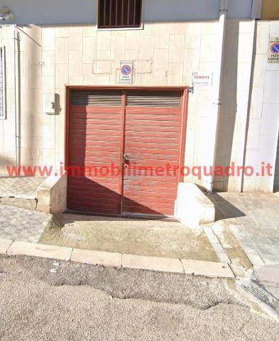 Garage or car box in Via R. Basso 5, Manfredonia - Photo 1