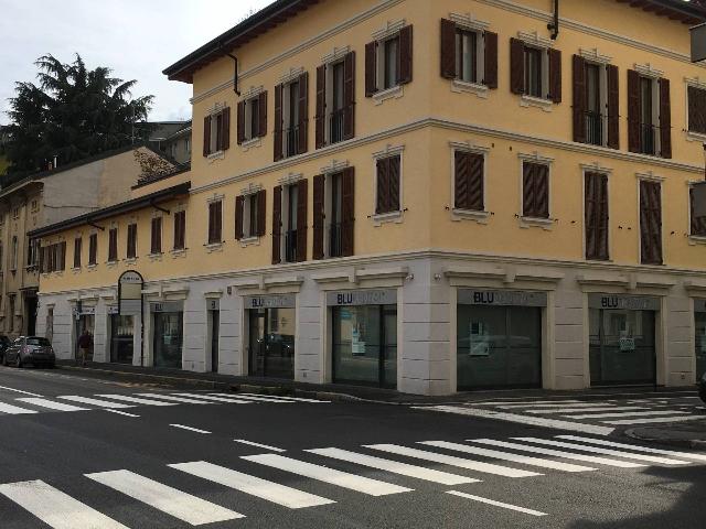 Garage or car box in Via Michelangelo Buonarroti 10, Busto Arsizio - Photo 1