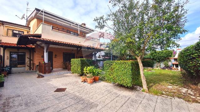 Mansion in Viale Alessandro Manzoni 12, Anzio - Photo 1