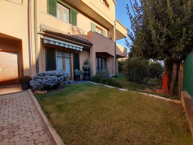 Terraced house in Via Fratelli Bandiera 27, Legnano - Photo 1