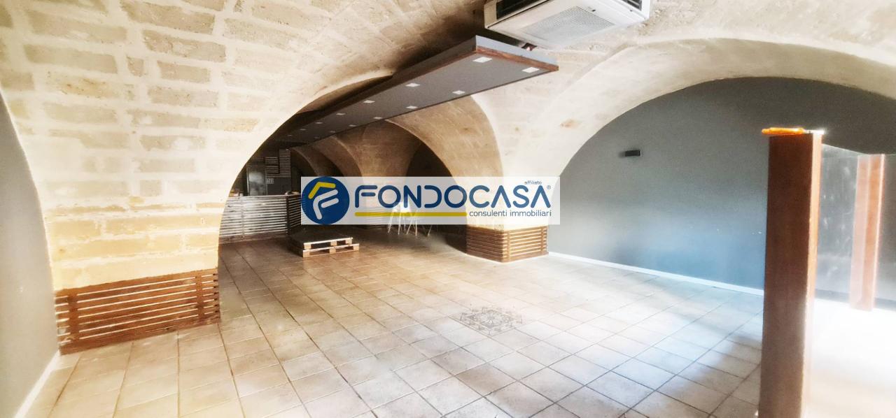 Esercizio commerciale in Corso Giuseppe Garibaldi 84, Brindisi, {3} - Foto 2