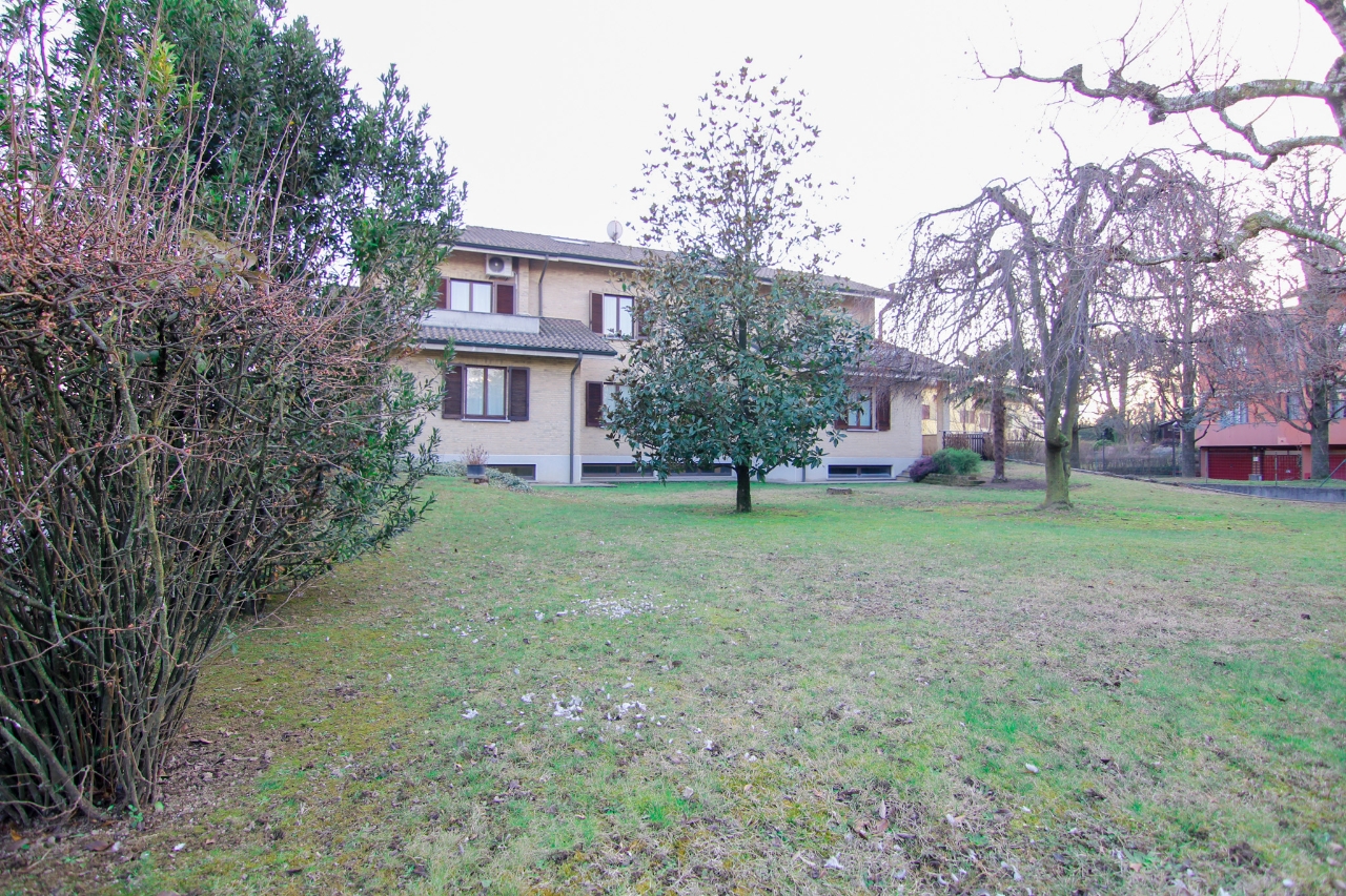 Villa bifamiliare in vendita a Bernareggio