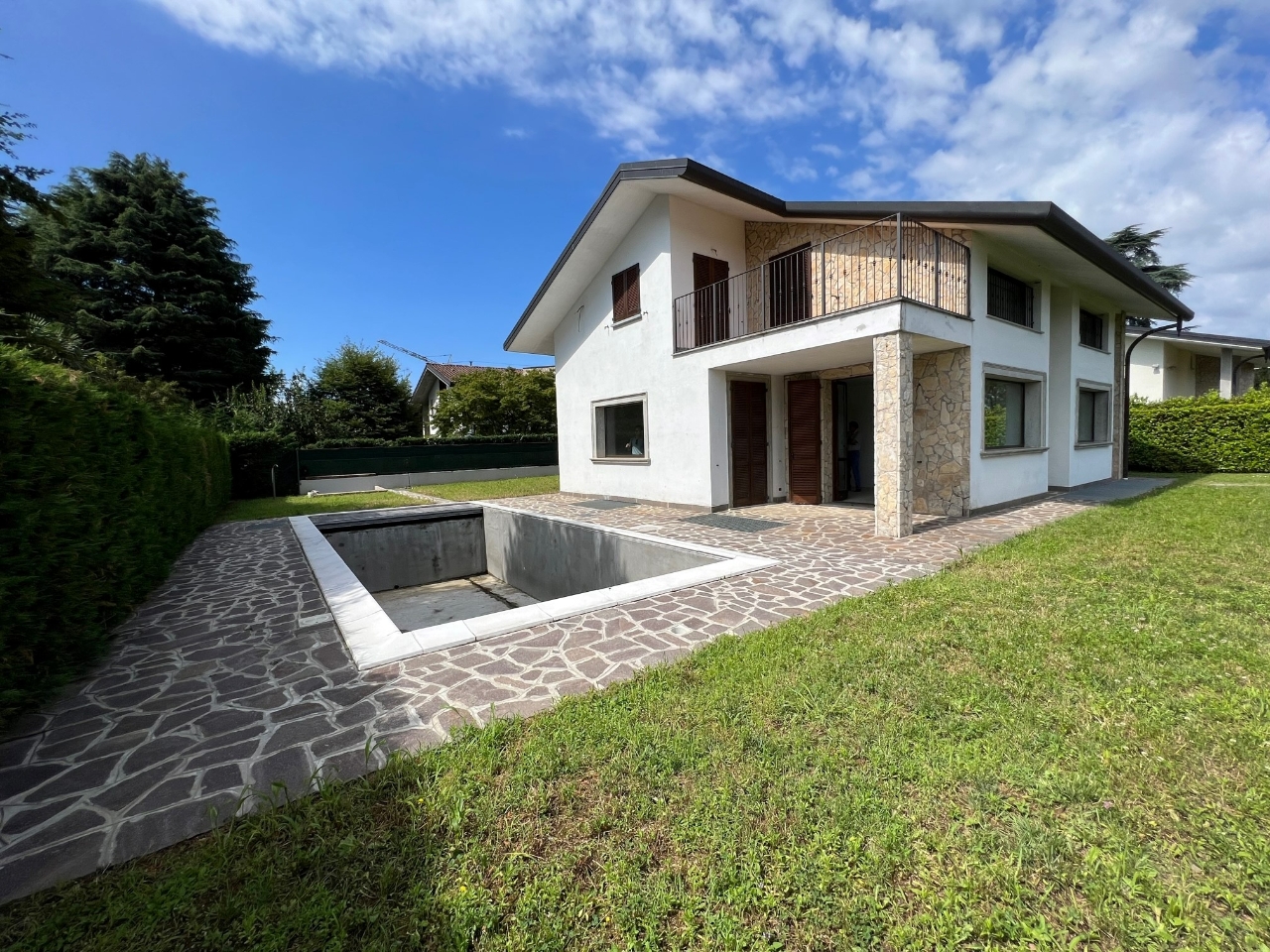 Villa unifamiliare in vendita a Casatenovo