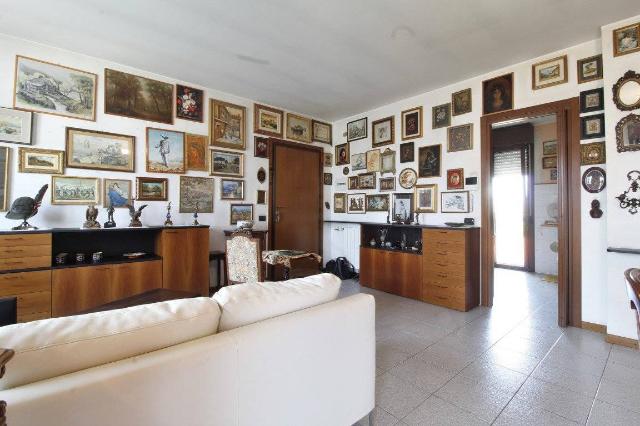 4-room flat in Via Montirone, Vimercate - Photo 1