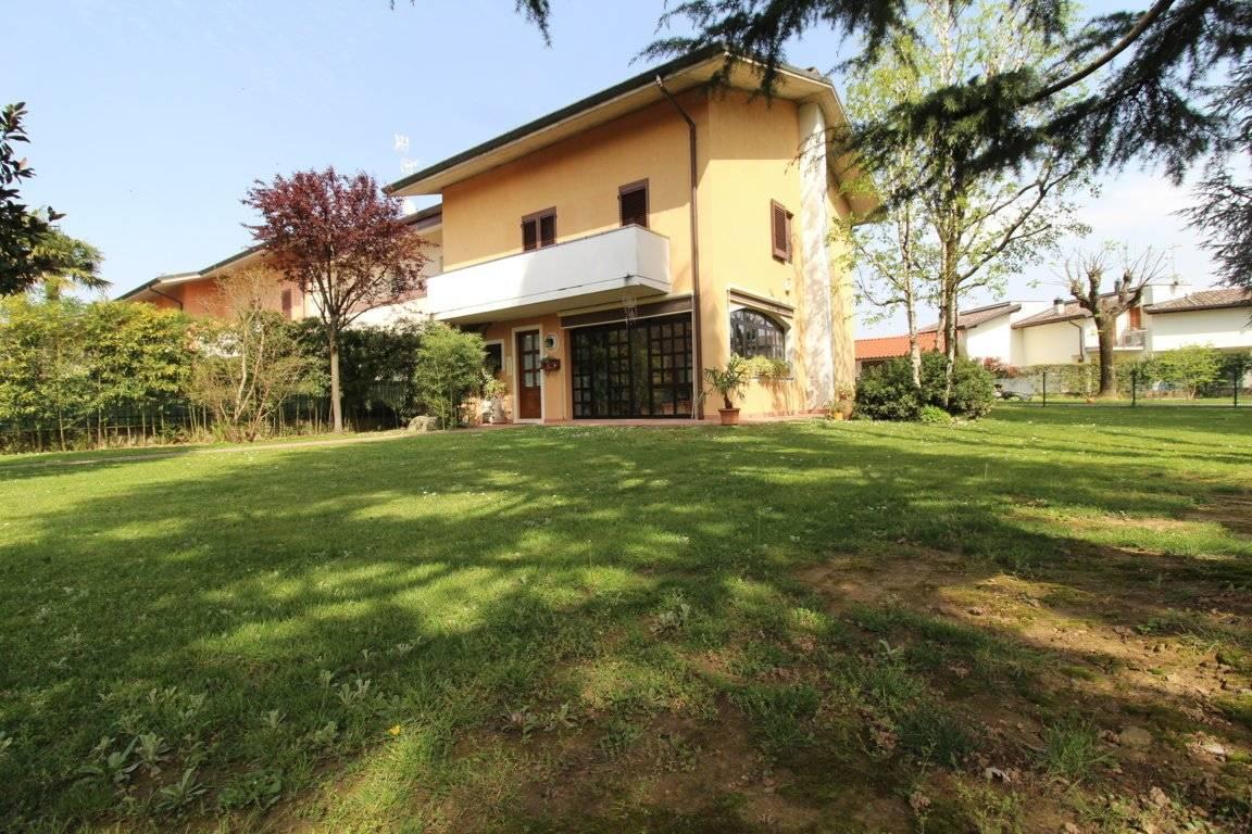 Villa in vendita a Roncello