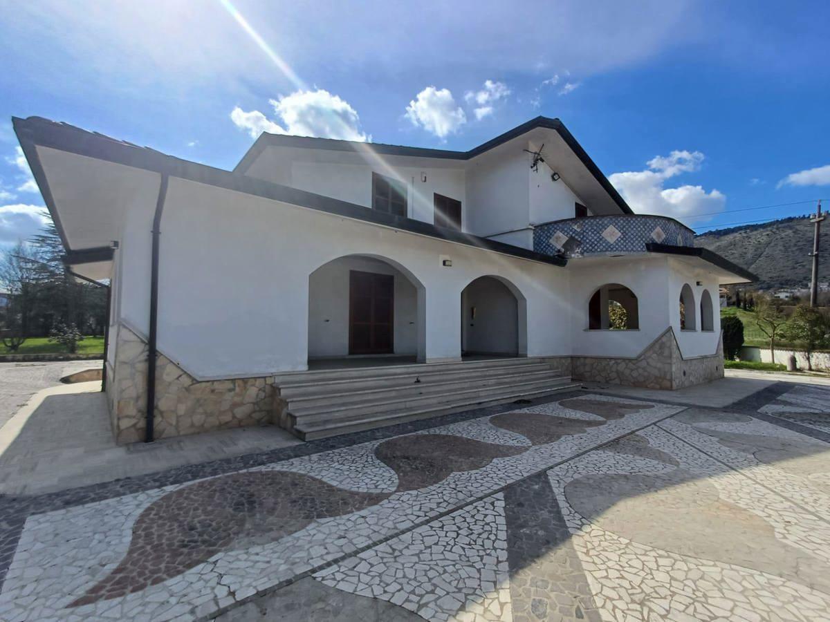 Villa in vendita a San Giovanni Incarico