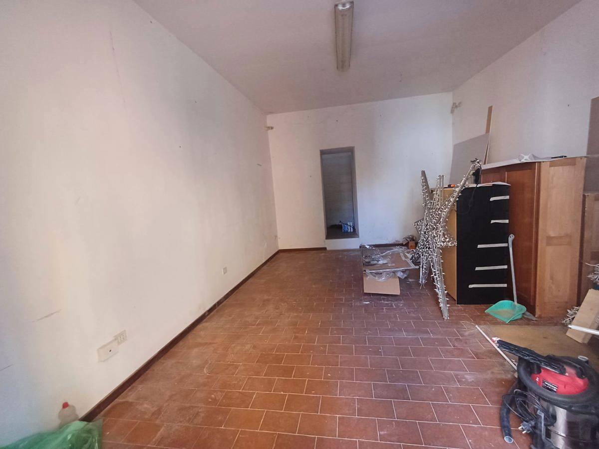 Negozio in Via Alfieri 55, Ceprano, {3} - Foto 2