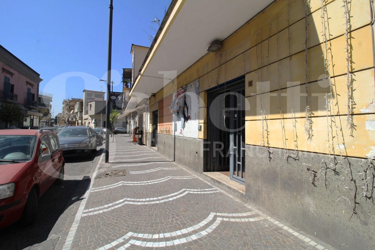 Negozio in Via Rocco  119, Arzano, {3} - Foto 1