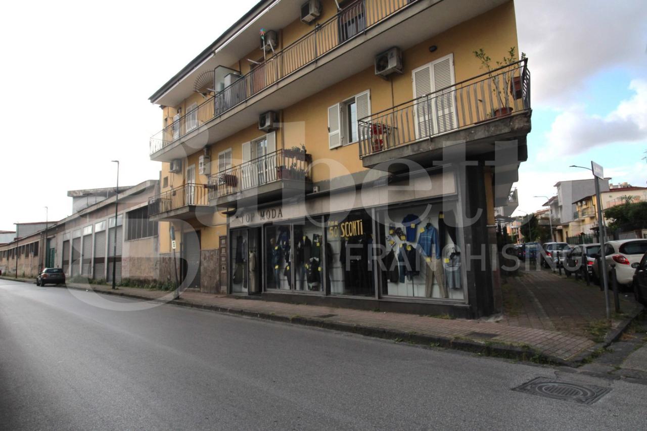Negozio in Via Benedetto Croce  17, Arzano, {3} - Foto 2