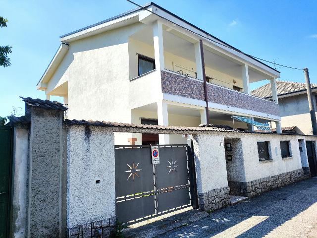 3-room flat in Vicolo Brenta 55, Caronno Pertusella - Photo 1