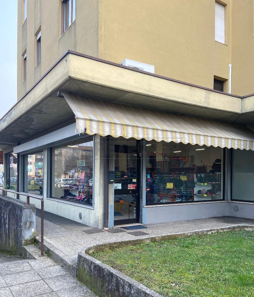 Palazzina commerciale in vendita a Vicenza