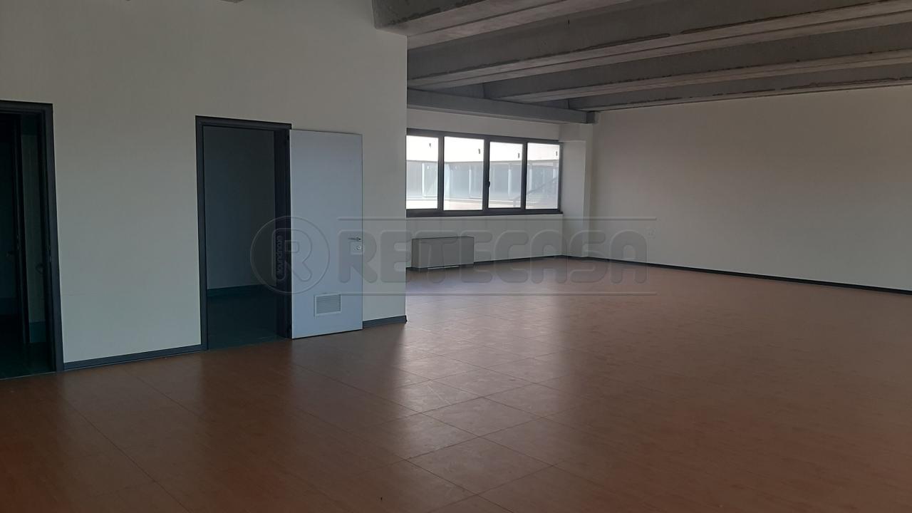 Ufficio in Viale del Lavoro, Vicenza, {3} - Foto 1