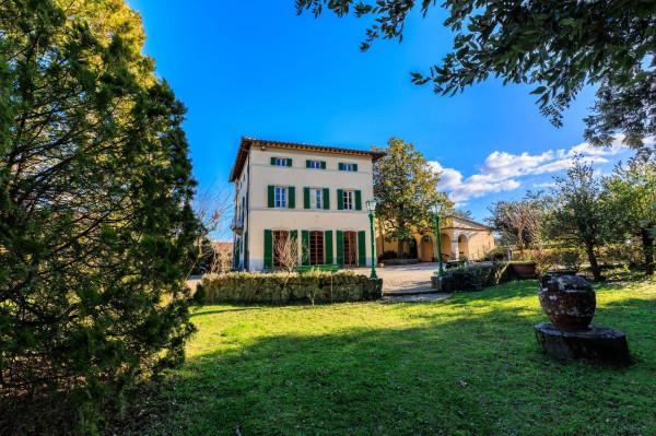 Villa plurifamiliare in vendita a Bucine
