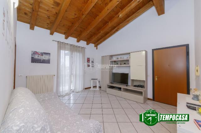 3-room flat in Via Liguria, Motta Visconti - Photo 1