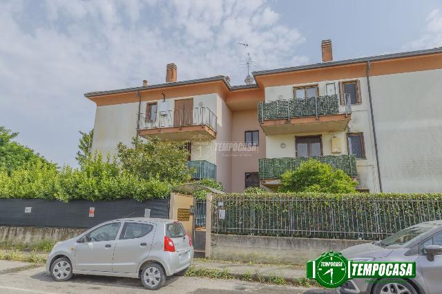 2-room flat in Via Piemonte, Motta Visconti - Photo 1