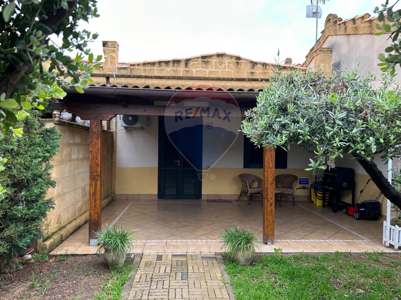 Villa a schiera in vendita a Campofelice Di Roccella