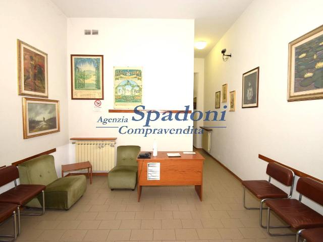 Gemeinschaftsbüro in Via Gorizia 5, Montecatini-Terme - Foto 1