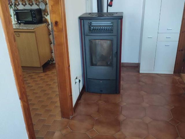 2-room flat in Via Don Angelo Cocchetti, Rogno - Photo 1