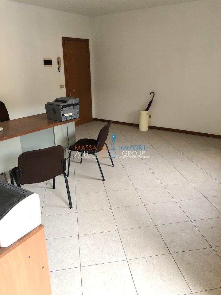 Ufficio in Via Roma 170, Montignoso, {3} - Foto 2