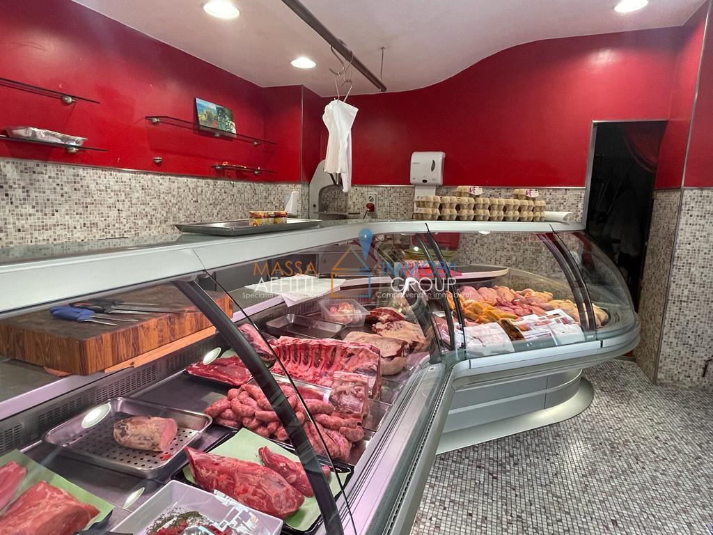 Negozio in Via Rossi 1h, Carrara - Foto 1