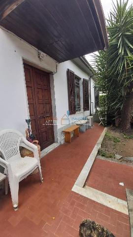 Einfamilienhaus in Via Provinciale Carrara-Avenza 115, Carrara - Foto 1