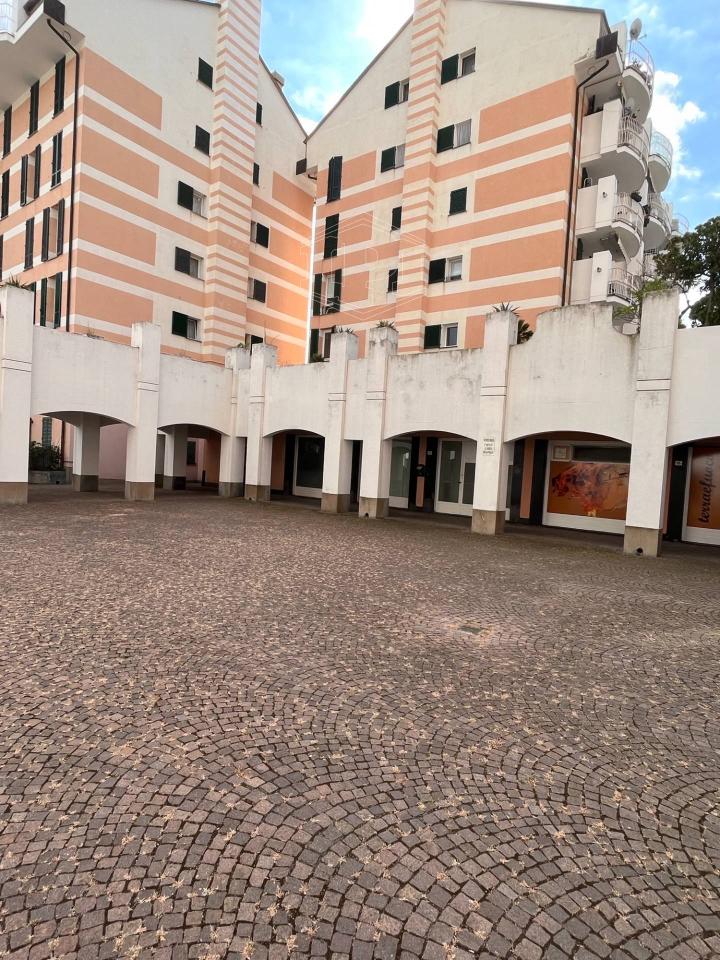 Negozio in Piazza Camillo Golgi, Arenzano, {3} - Foto 2