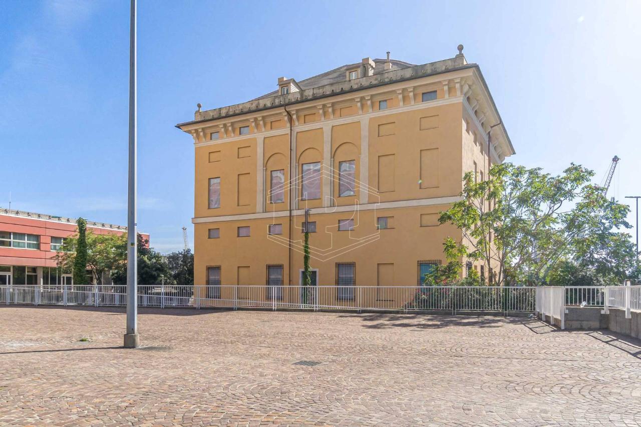 Palazzo in vendita a Genova