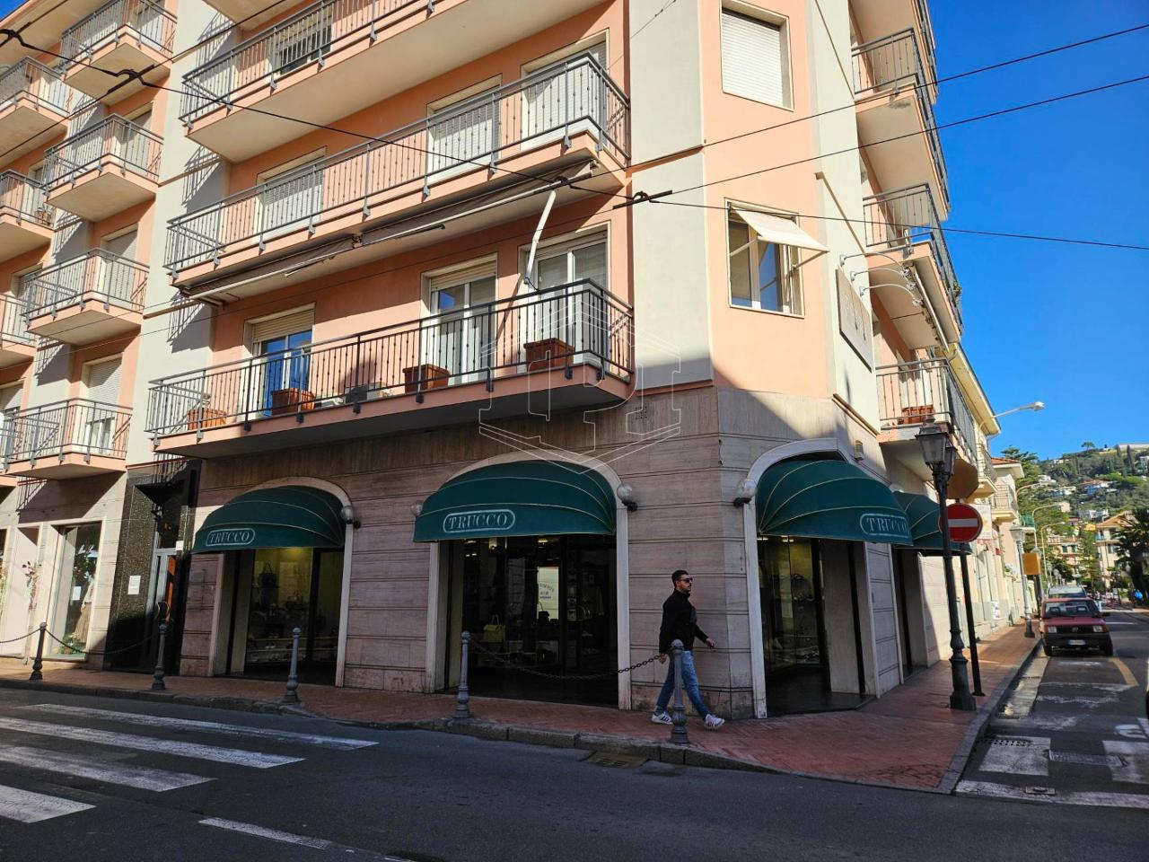 Negozio in Via Vittorio Emanuele II, Bordighera, {3} - Foto 1