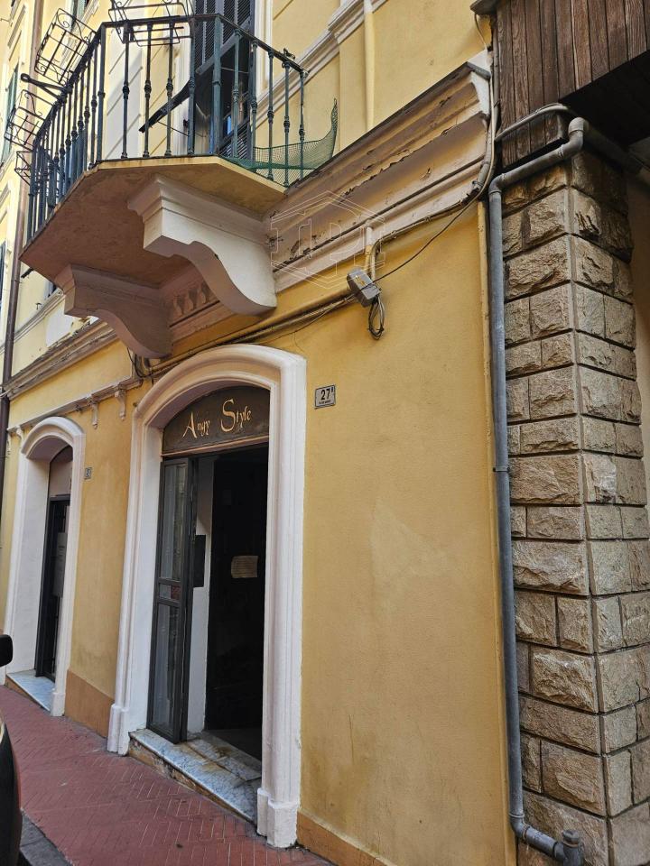 Negozio in Via San Maurizio, Imperia, {3} - Foto 2