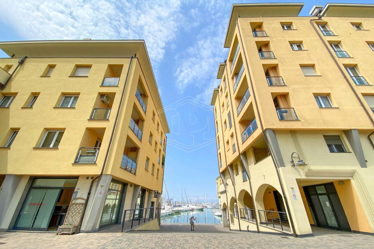 Negozio in Via Luigi Cibrario, Genova, {3} - Foto 1