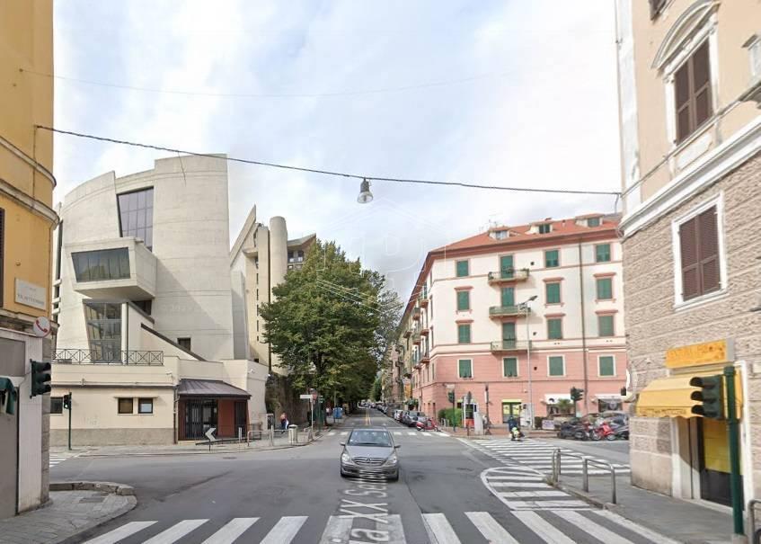Negozio in Via Luigi Corsi, Savona, {3} - Foto 1