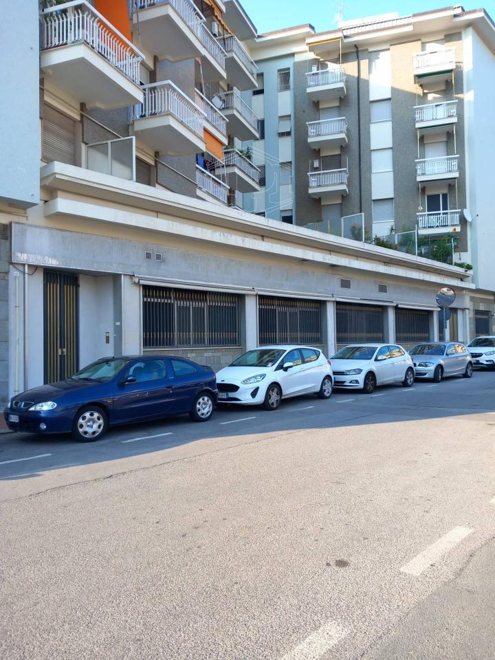 Negozio in Via Scarpa, Savona, {3} - Foto 2