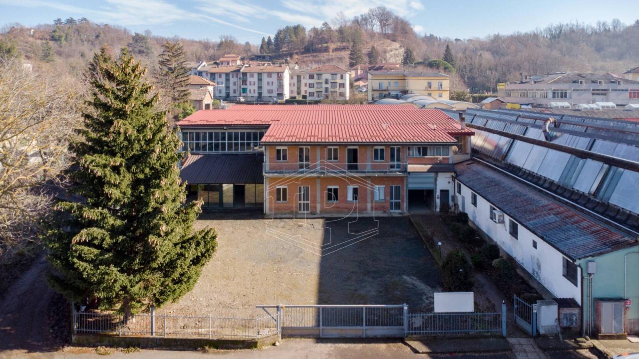 Capannone in Strada Novi, Ovada, {3} - Foto 1