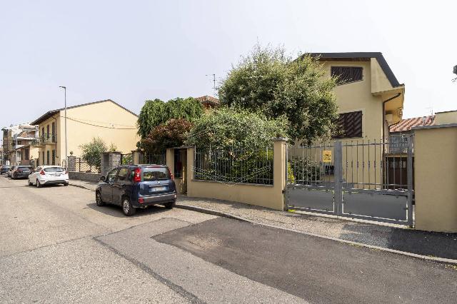 Villa in Via Rossini 16, Nichelino - Foto 1