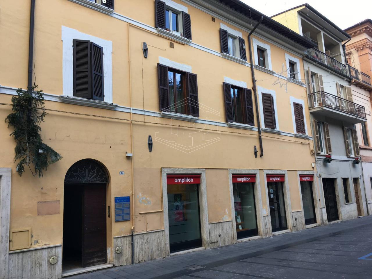 Ufficio in Piazza Oberdan 13, Rieti, {3} - Foto 1