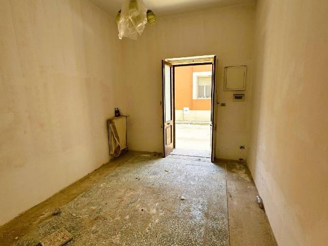 4-room flat in {3}, Via Oronzo Massa 7 - Photo 1