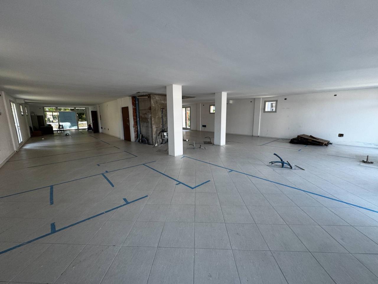 Negozio in , Mirandola, {3} - Foto 1