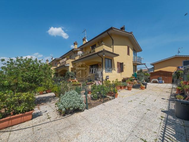 Villa a schiera in Via Liguria, Campagnano di Roma - Foto 1