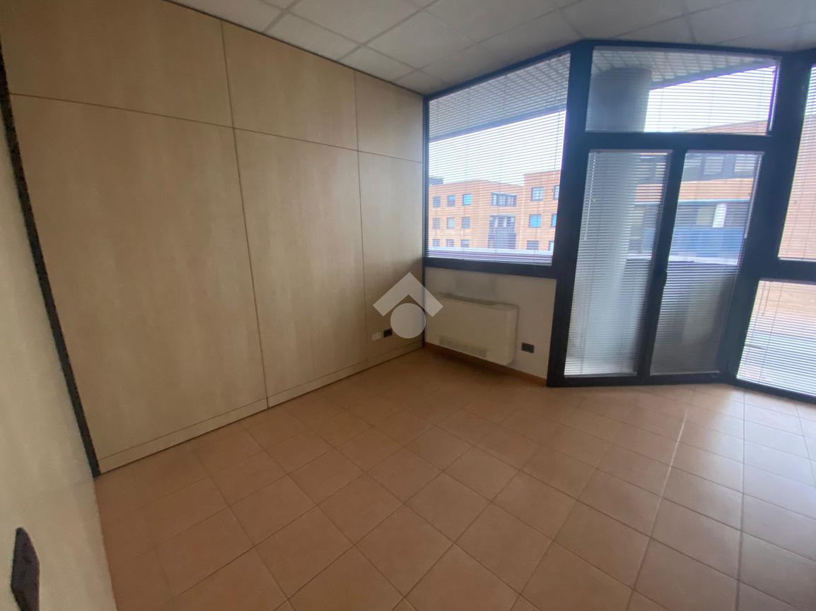 Ufficio in Via Paolo Borsellino 1, Reggio Emilia, {3} - Foto 2