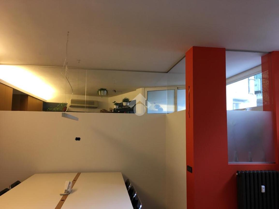 Ufficio in Via Bruno Buozzi 1, Reggio Emilia, {3} - Foto 2