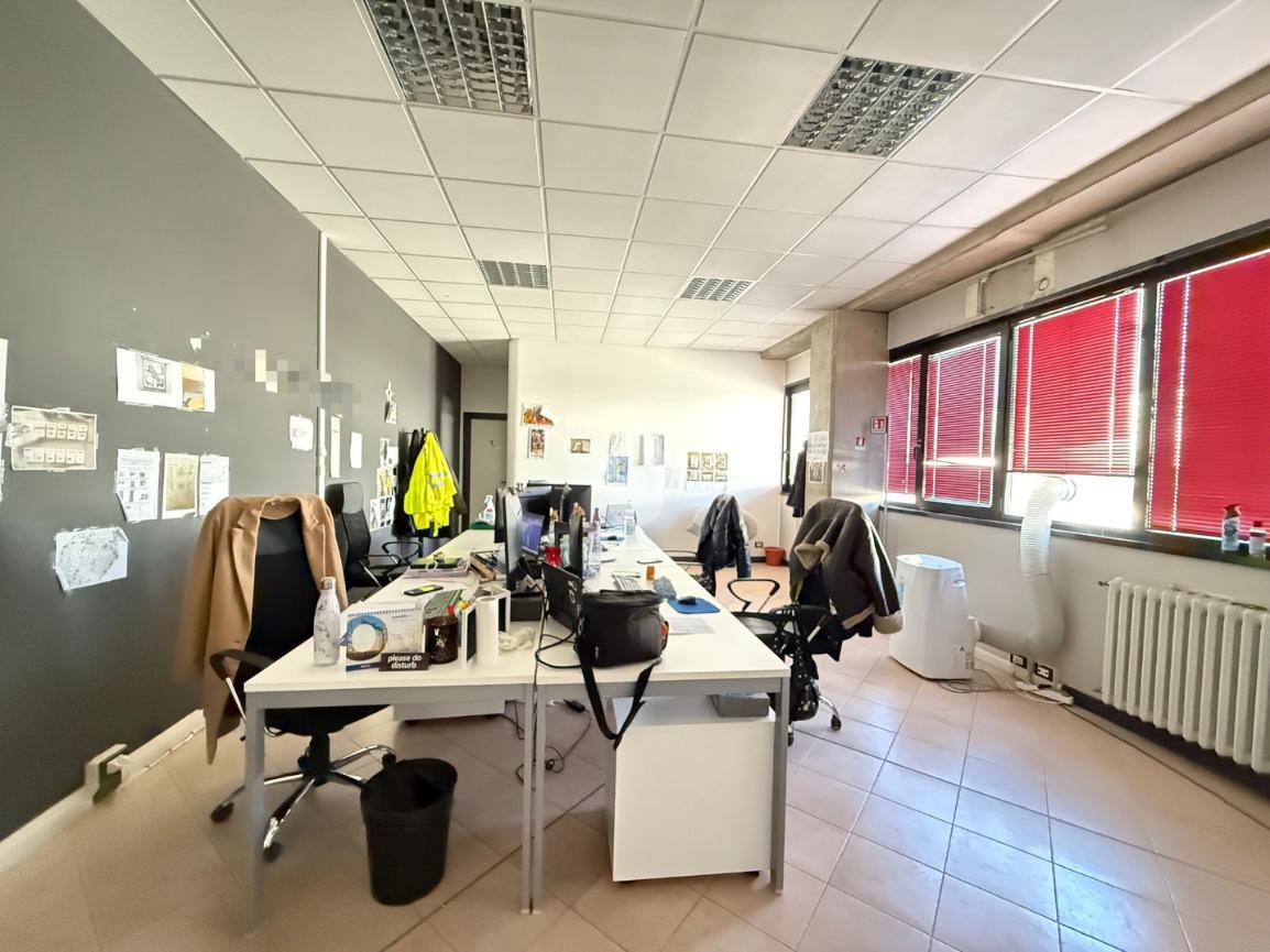 Ufficio in Via Primo Carrera 1, Reggio Emilia, {3} - Foto 2