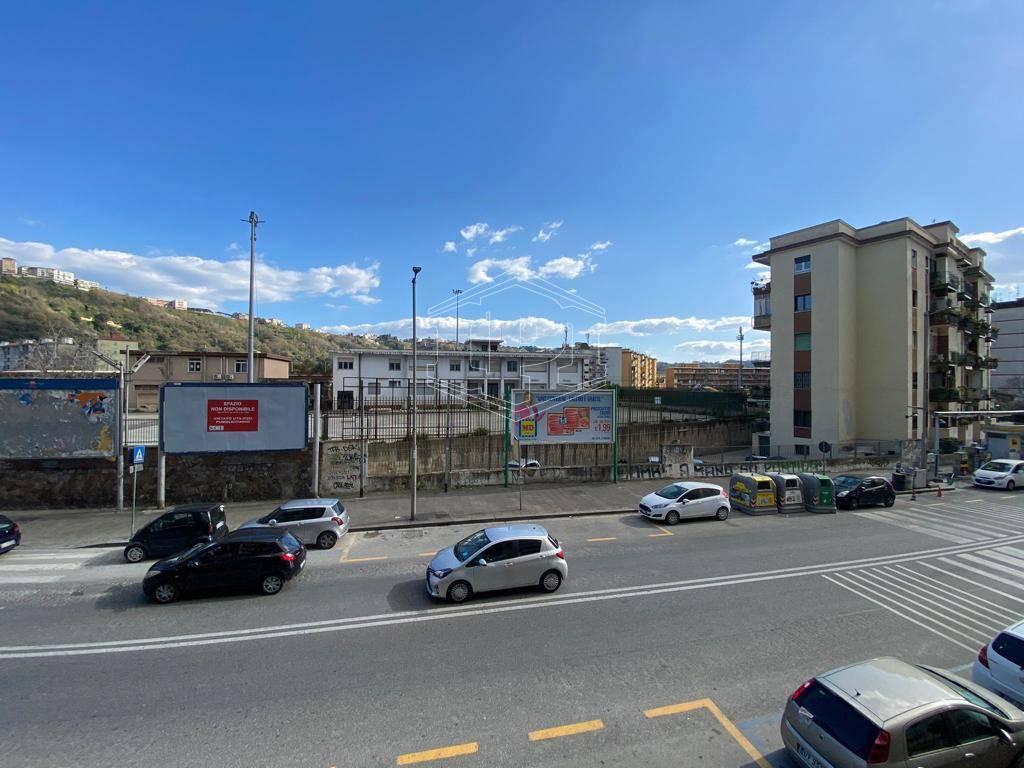 Negozio in Via Diocleziano 172, Napoli - Foto 1