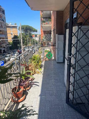 Apartament in Viale Colli Aminei 279, Napoli - Photo 1