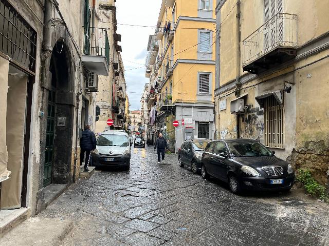 Warenlager in Vico Tutti I Santi 58, Napoli - Foto 1