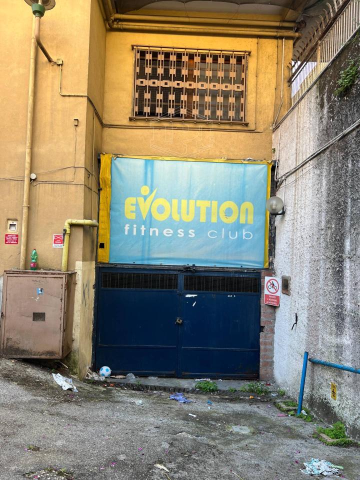 Negozio in Via Nuova Poggioreale 33, Napoli, {3} - Foto 2