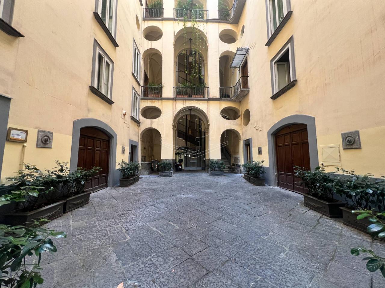Ufficio in Riviera di Chiaia 256, Napoli, {3} - Foto 1